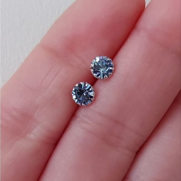 Platinum?Plated 925 Silver March Birthstone CZ Stud Earrings - Picture 3 of 7